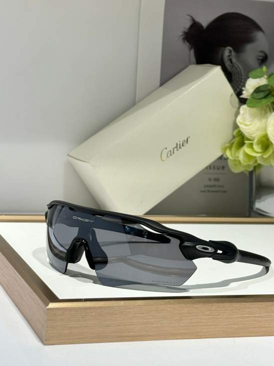 Picture of Oakley Sunglasses _SKUfw66124826fw